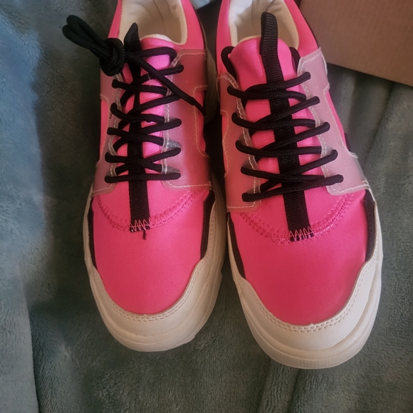 Forever Link Pink and White Women's Sneakers - Picture 3 of 8